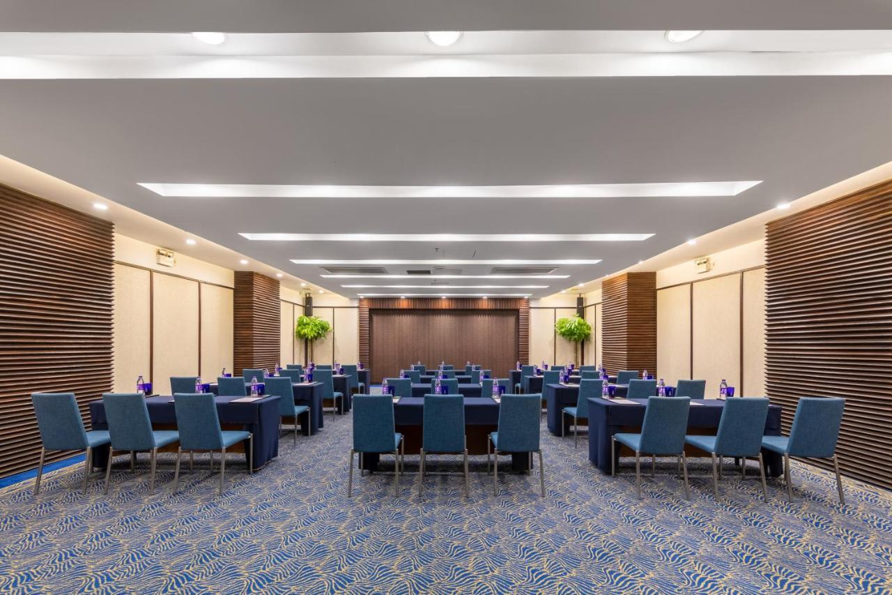 Crowne Plaza Foshan By Ihg - Canton Fair Free Shuttle Bus Extérieur photo