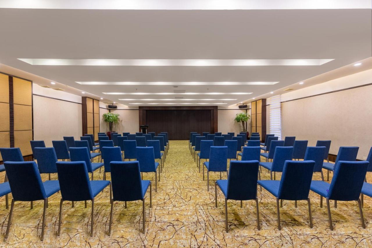 Crowne Plaza Foshan By Ihg - Canton Fair Free Shuttle Bus Extérieur photo