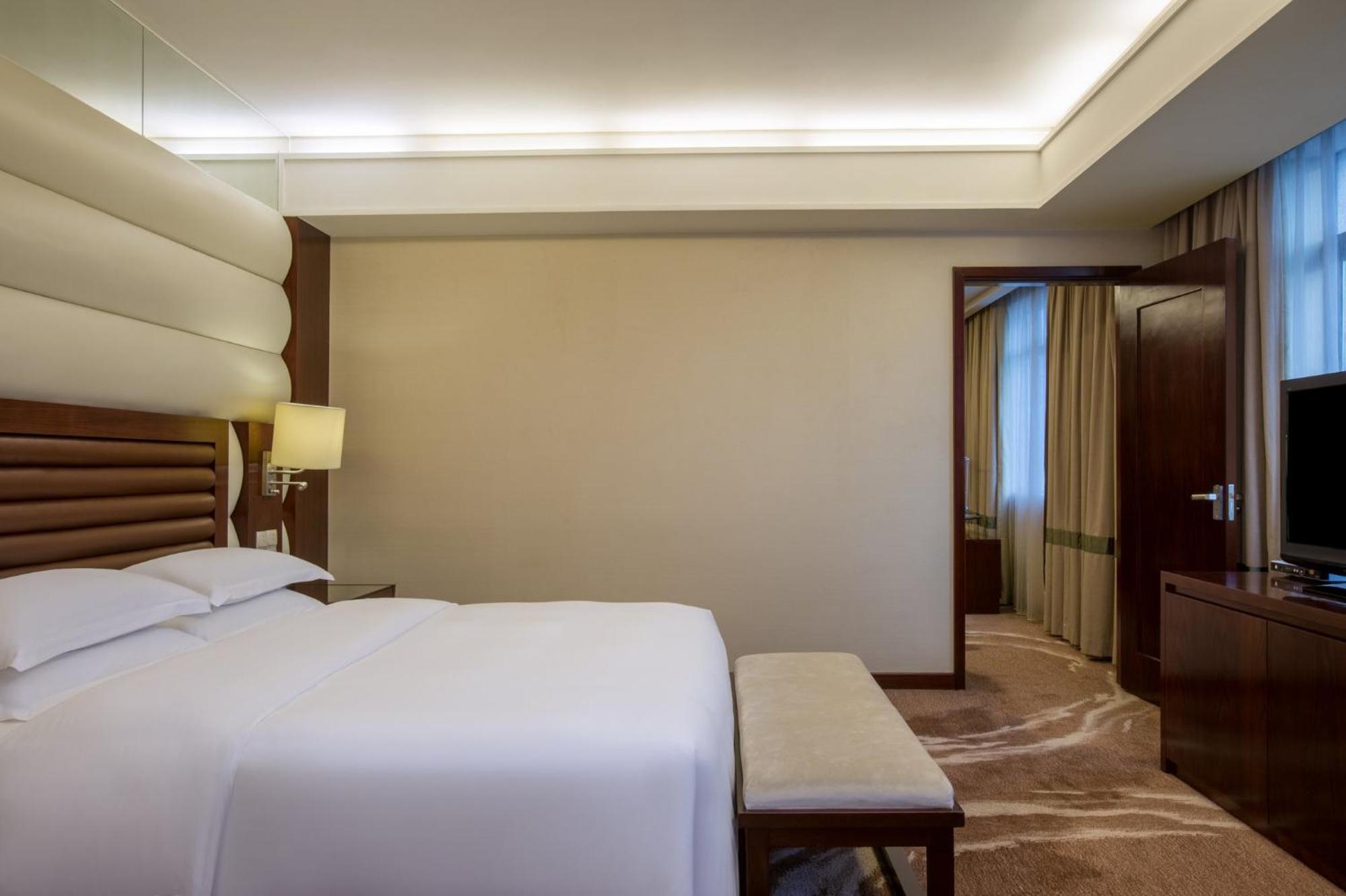 Crowne Plaza Foshan By Ihg - Canton Fair Free Shuttle Bus Extérieur photo